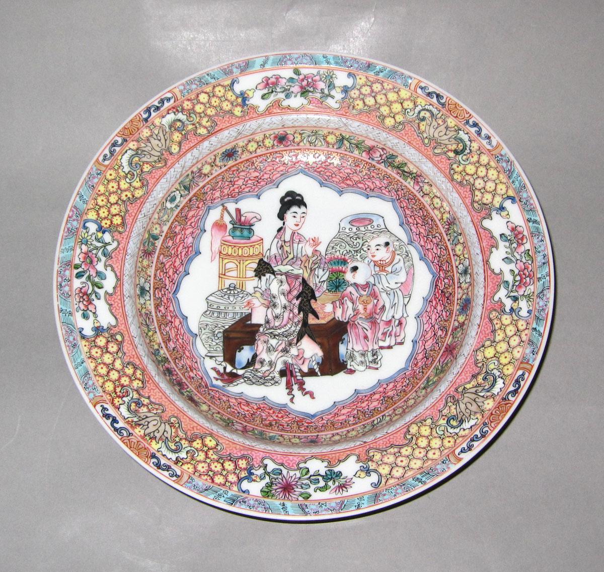 1956.0046.070 Porcelain dish