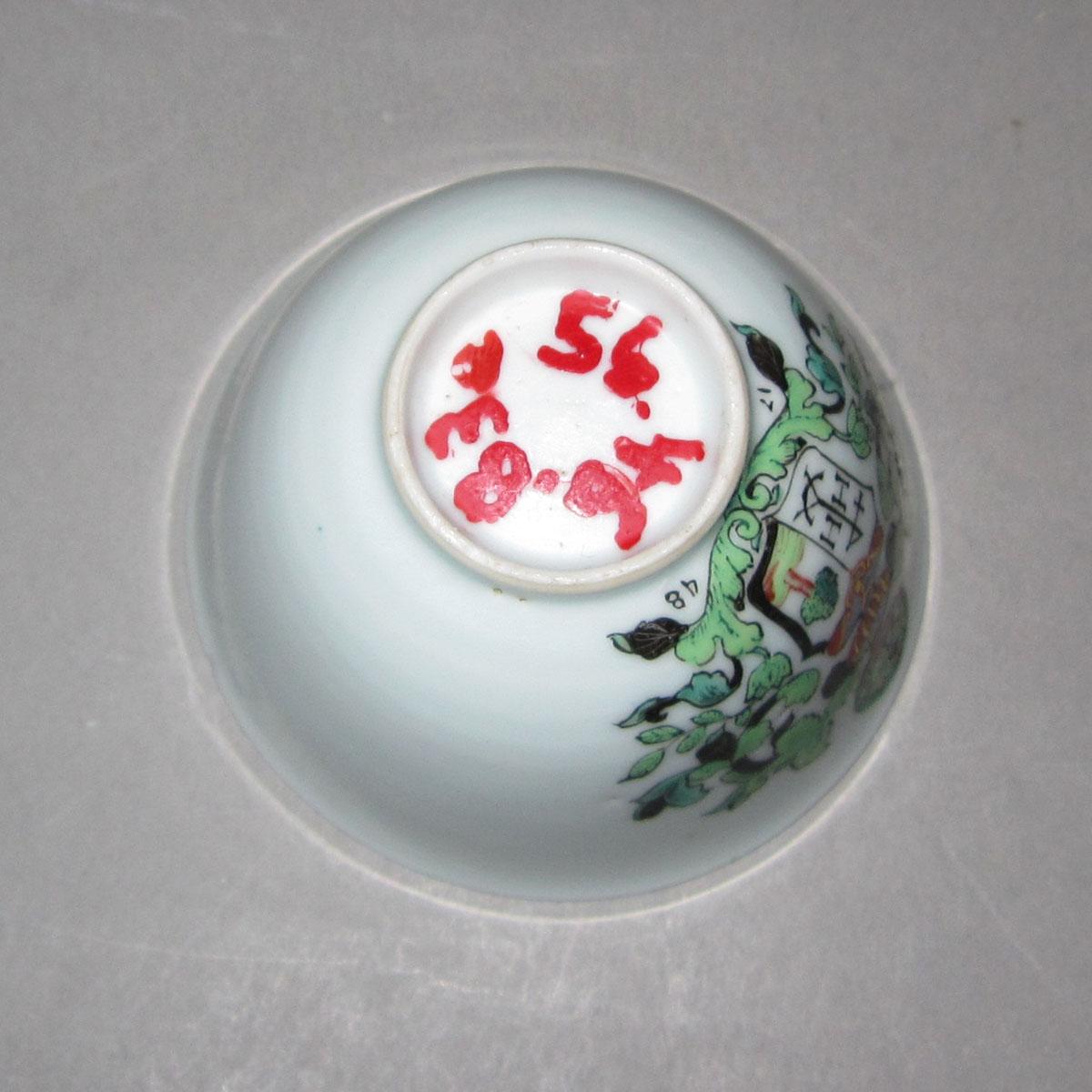 1956.0046.083 A Porcelain cup underside