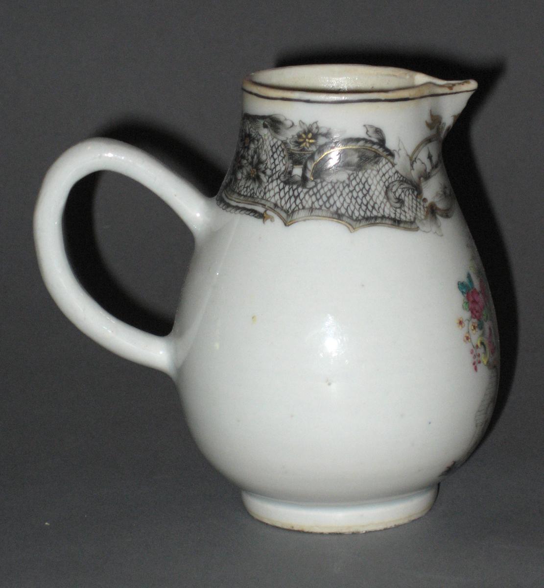 1956.0046.089 Porcelain jug, side 2