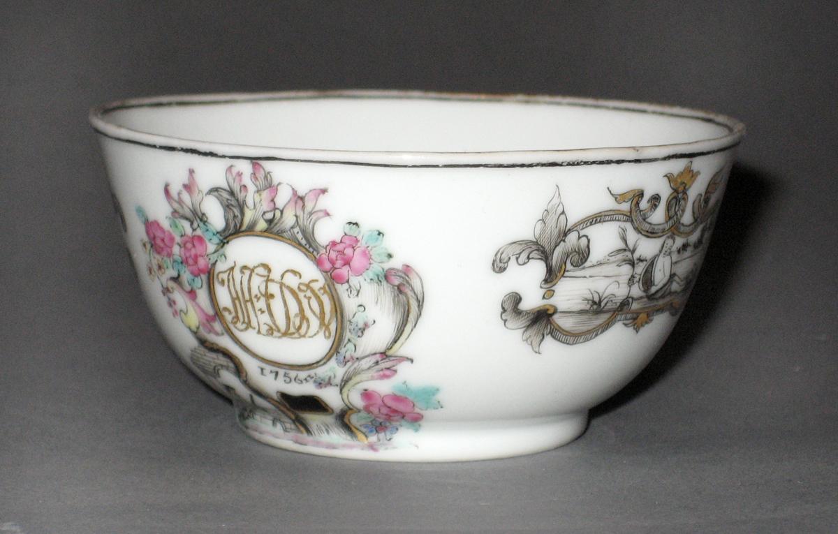 1956.0046.092 Porcelain teabowl