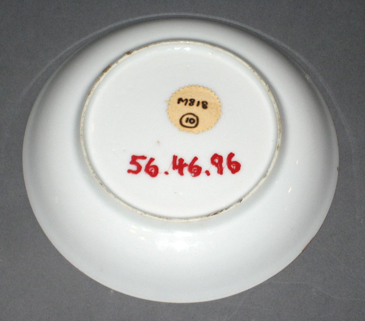 1956.0046.096 Porcelain teabowl, bottom