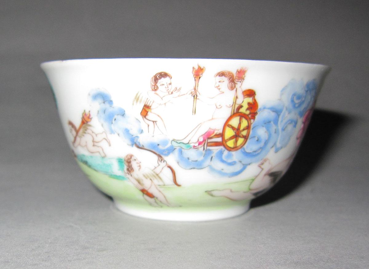 1956.0046.100 A Porcelain teabowl face two