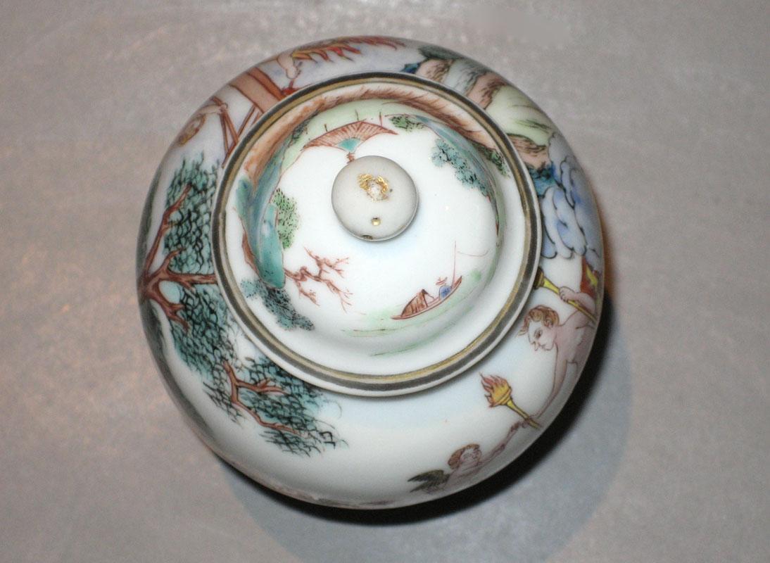 1956.0046.102 Tea cannister upper