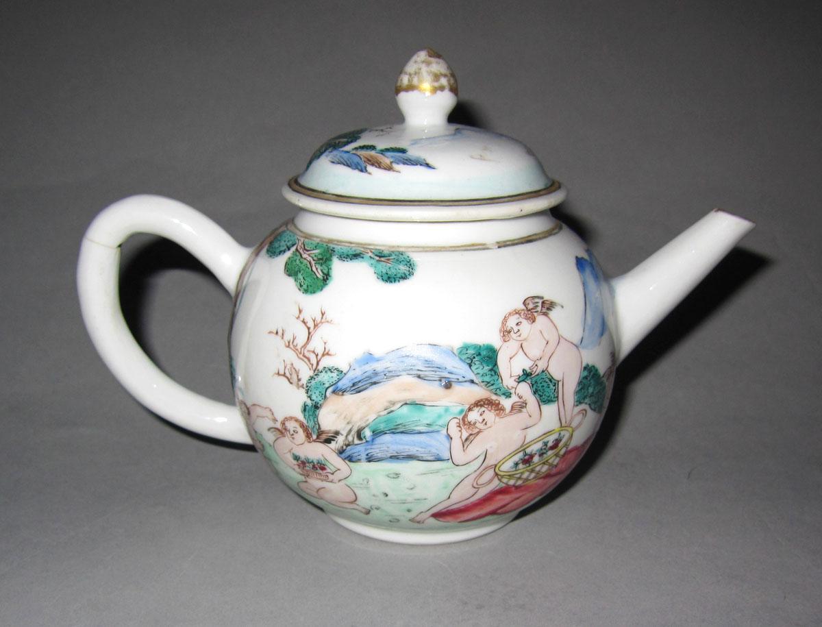 1956.0046.103 A, B Porcelain teapot reverse