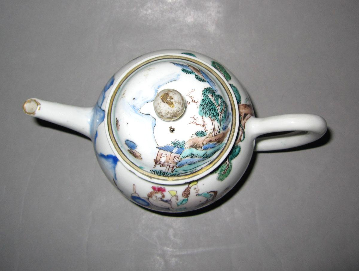 1956.0046.103 A, B Porcelain teapot top