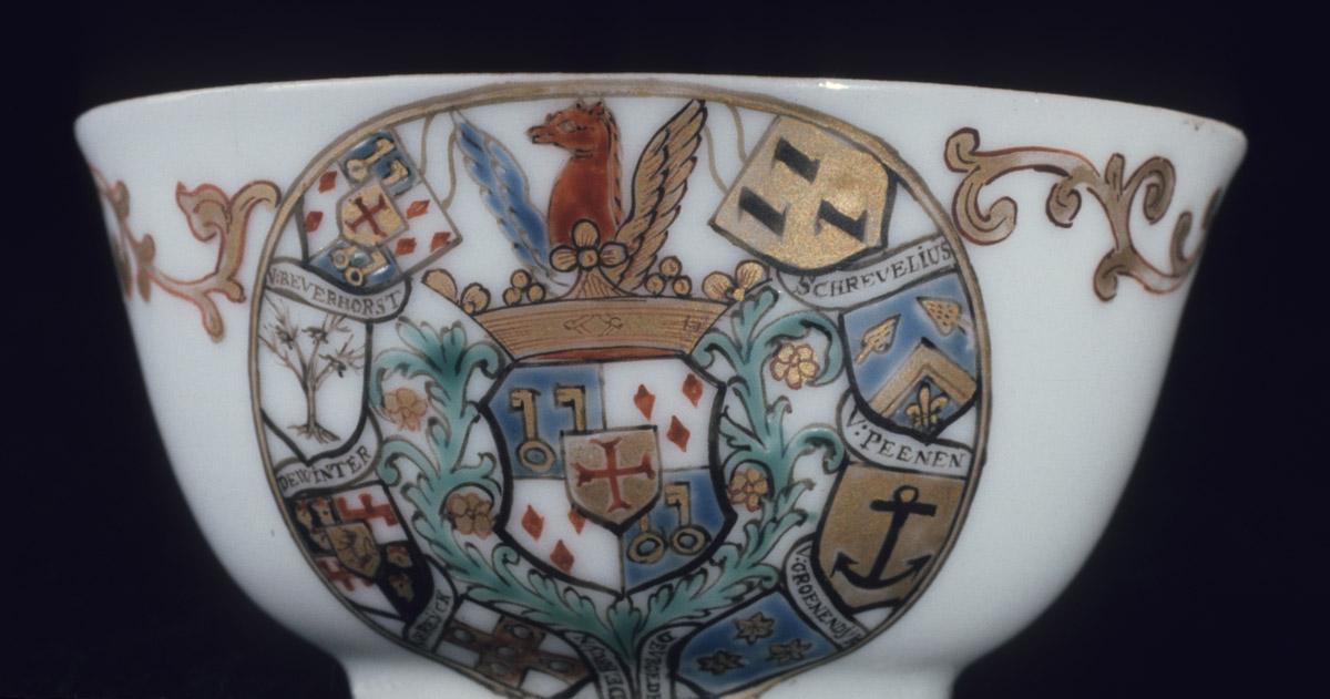 1956.0046.107 A Teabowl, detail