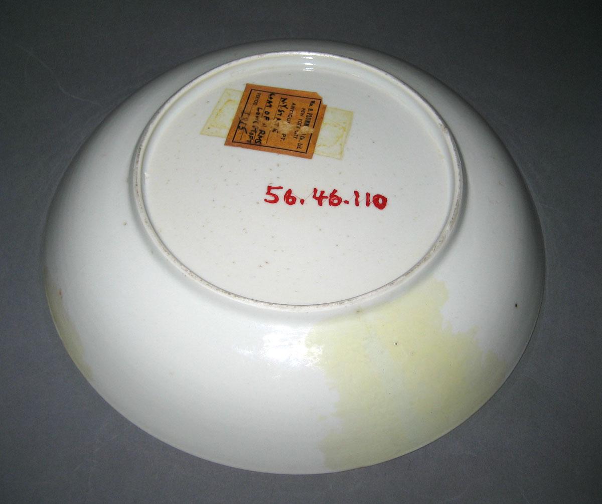 1956.0046.110 Porcelain Dish underside