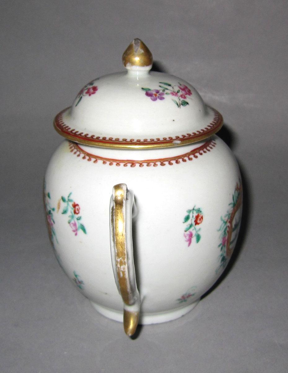 1956.0046.116 A, B Porcelain teapot handle