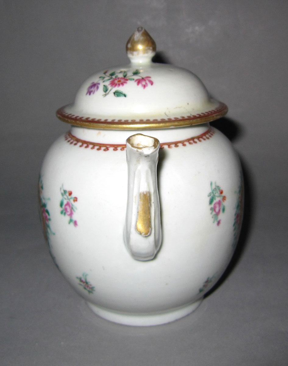 1956.0046.116 A, B Porcelain teapot spout