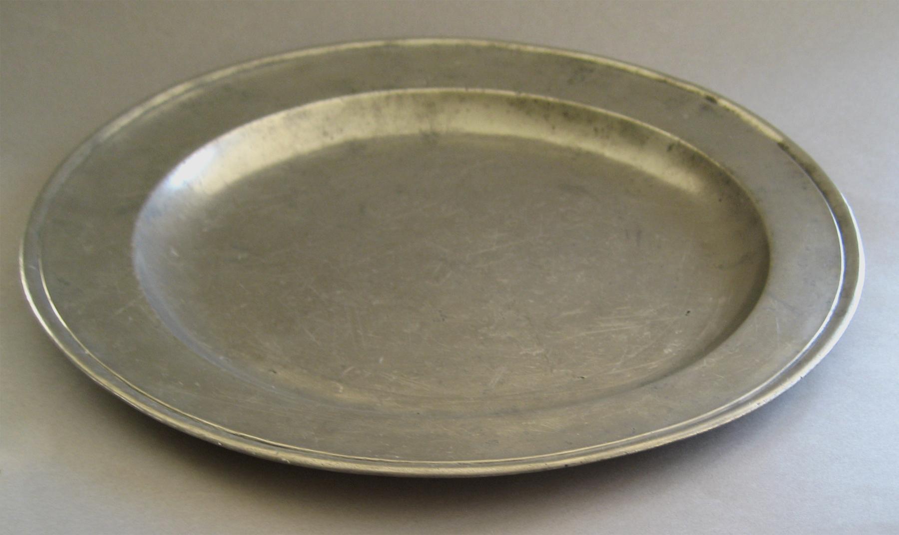 1956.0059.002 Pewter dish