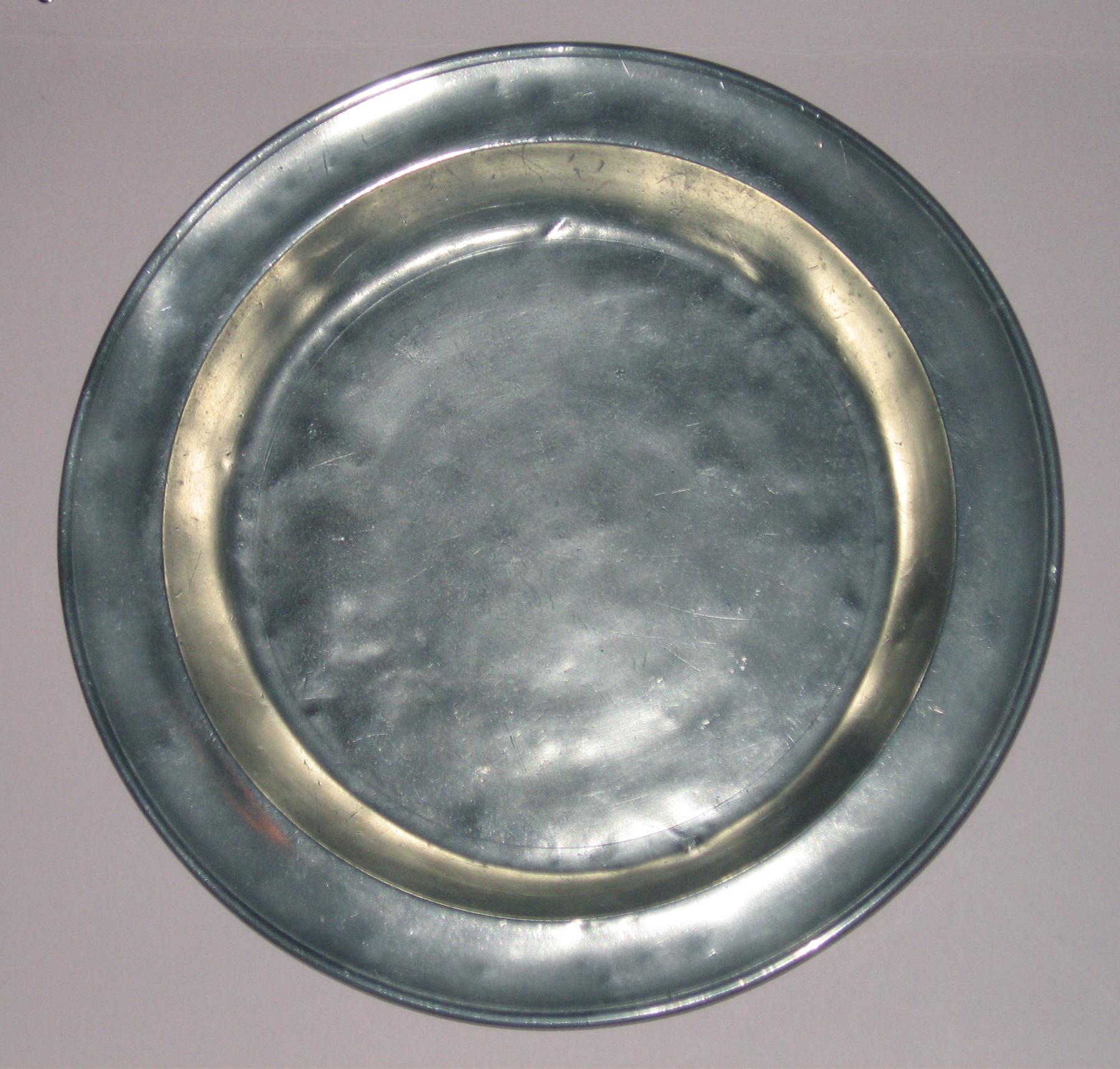 1956.0059.006 Pewter dish