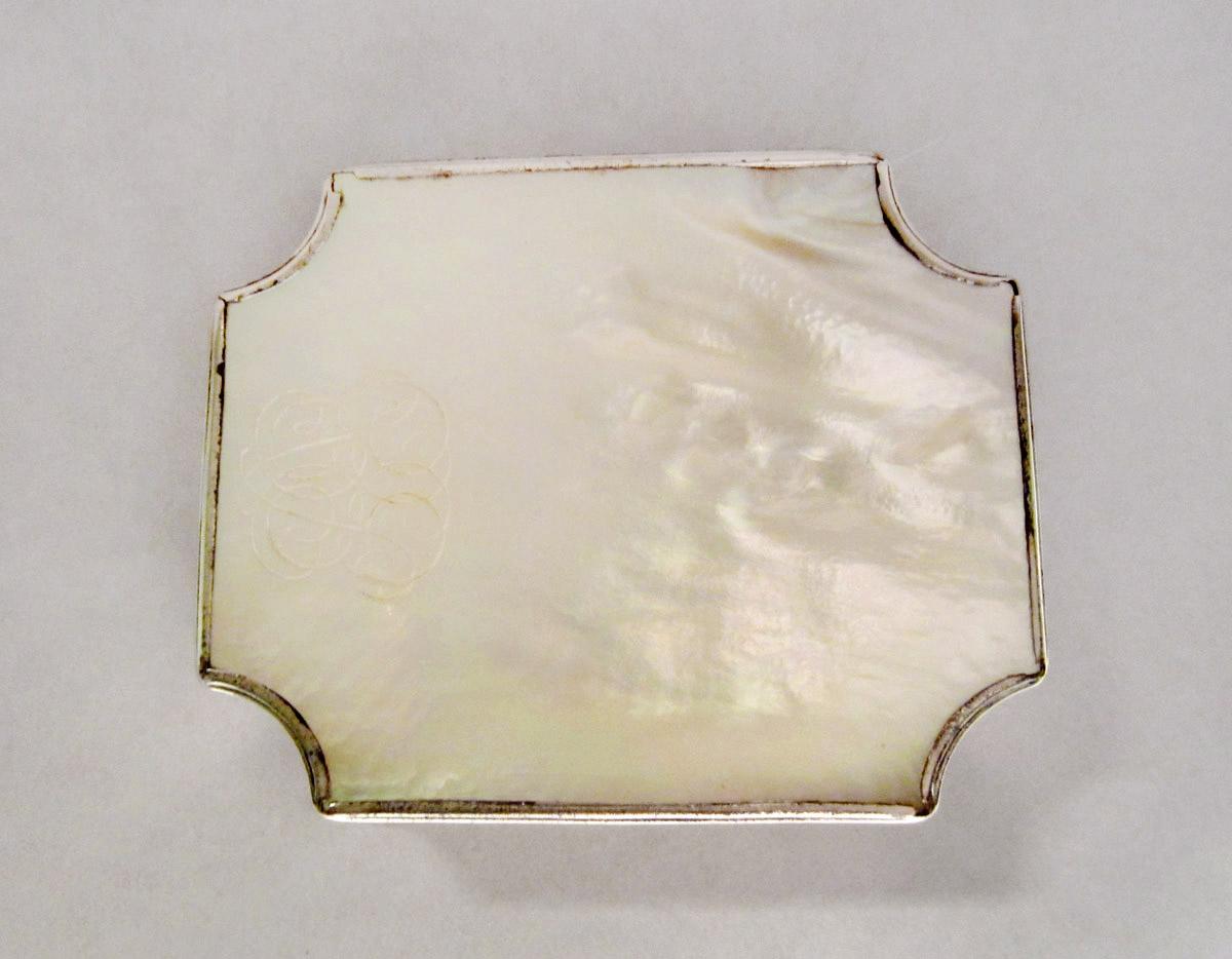 1956.0088.003 Box, underside