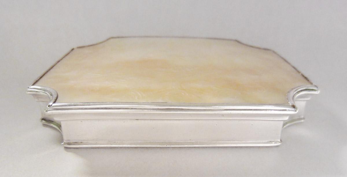 1956.0088.003 Box, front