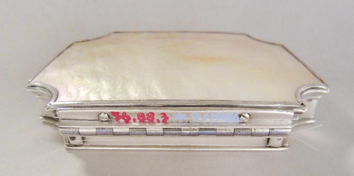 1956.0088.003 Box, back