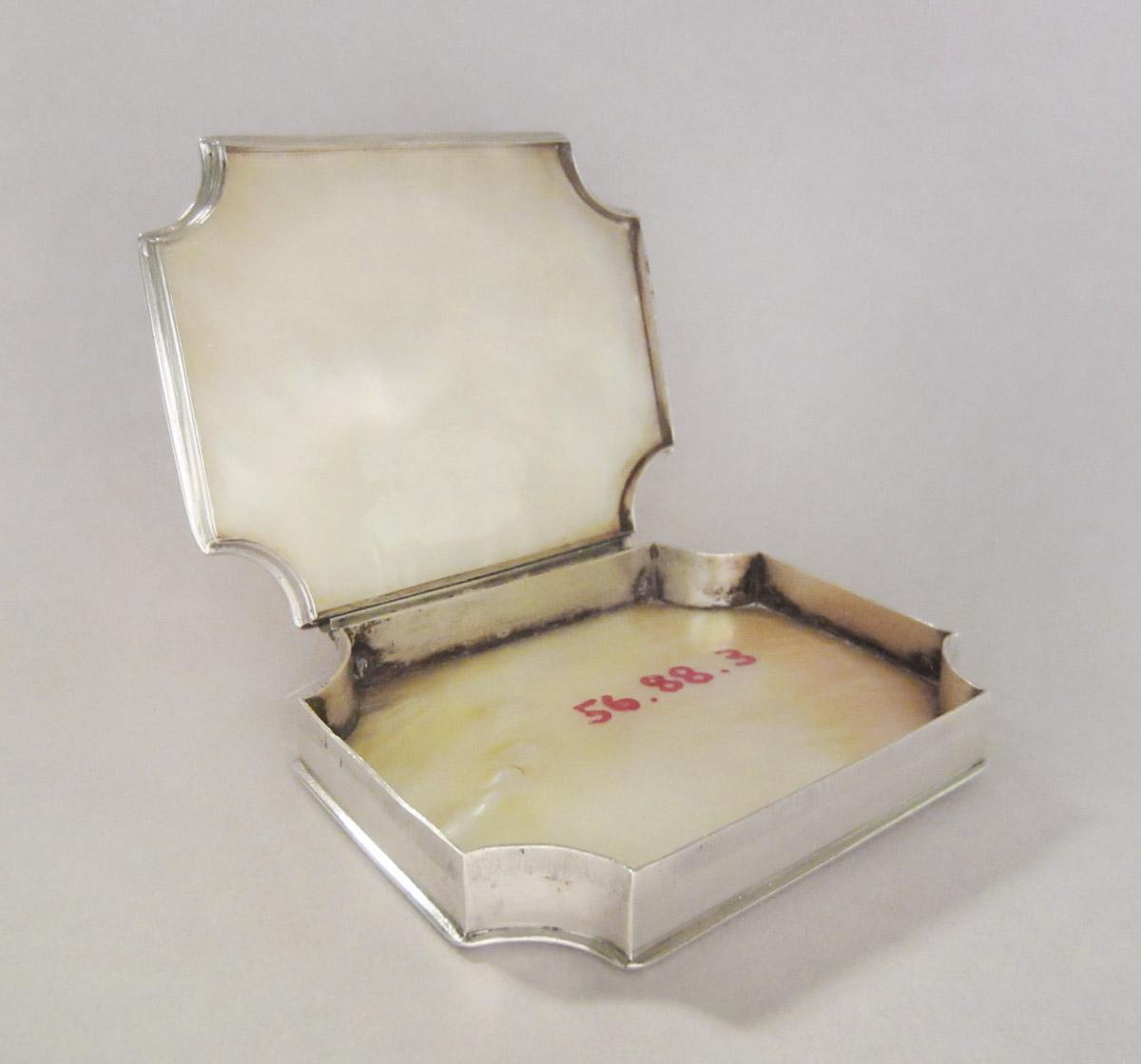 1956.0088.003 Box, interior
