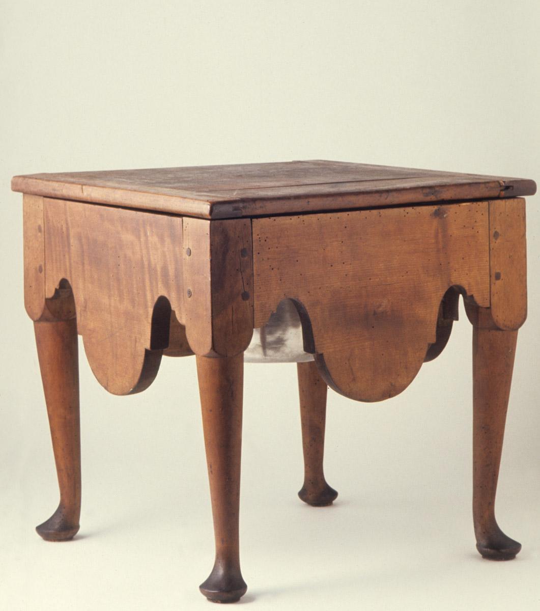 1956.0094.001 Close stool, view 2