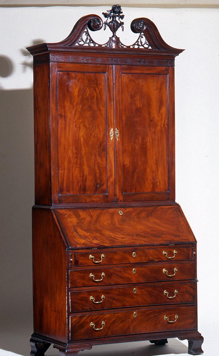 1956.0103.002 Desk and bookcase