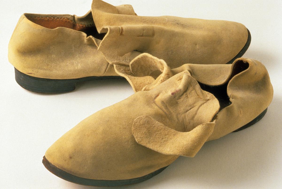 1956.0507.001,.002 Shoes