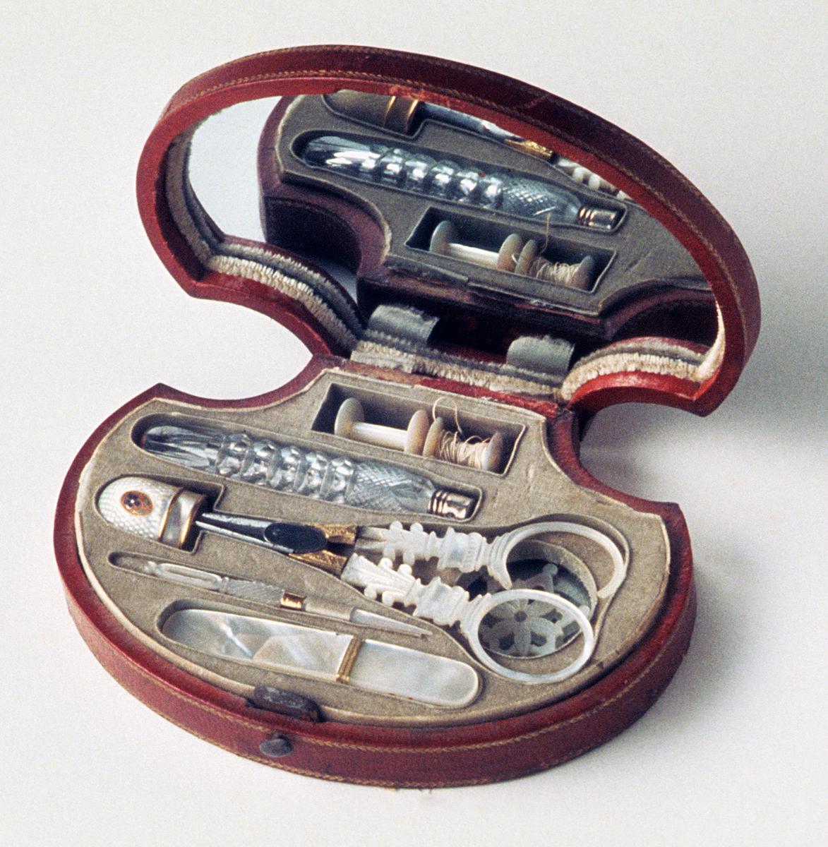 1956.0510 A-I Sewing case