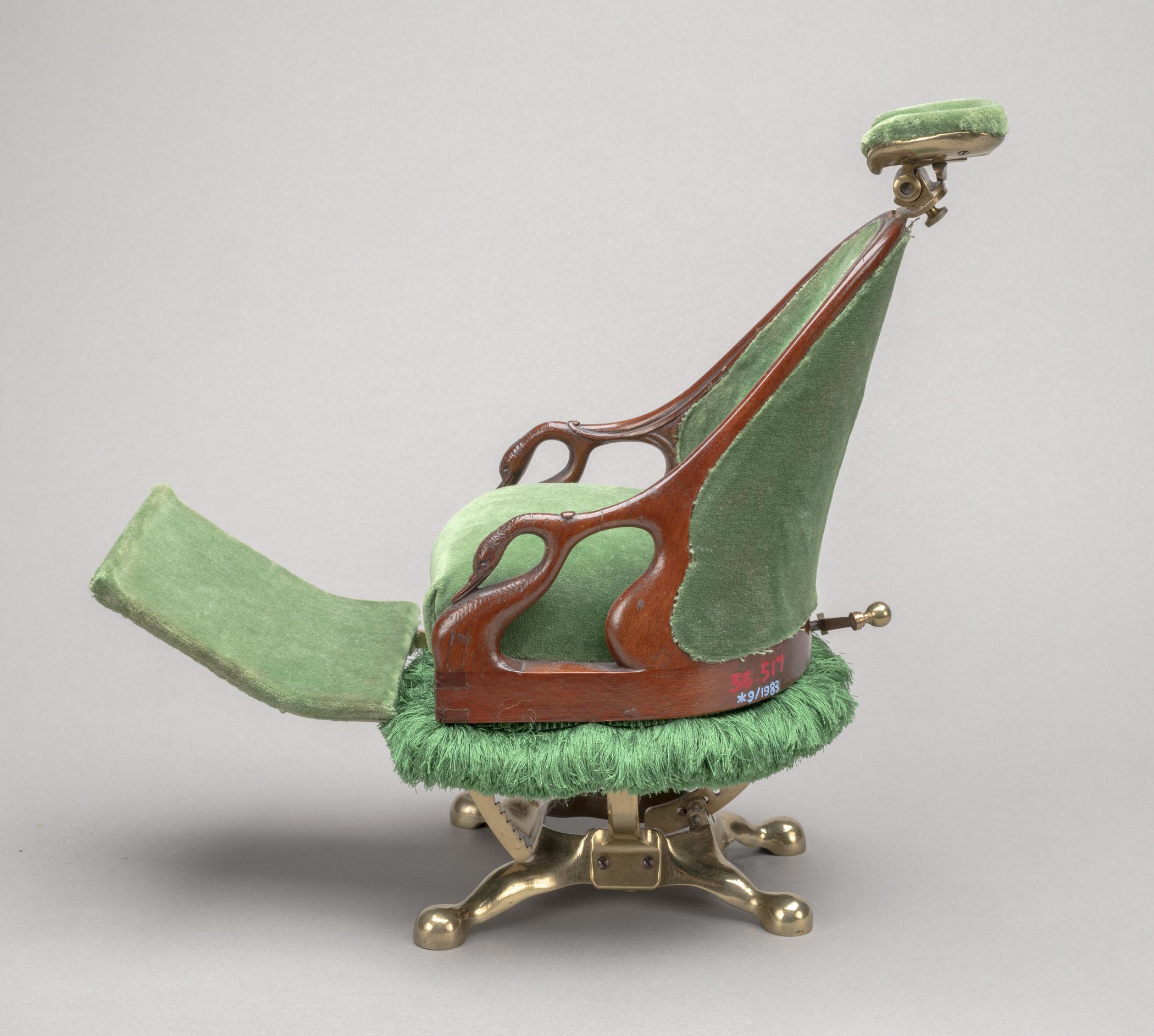 1956.0517 Chair, view 4