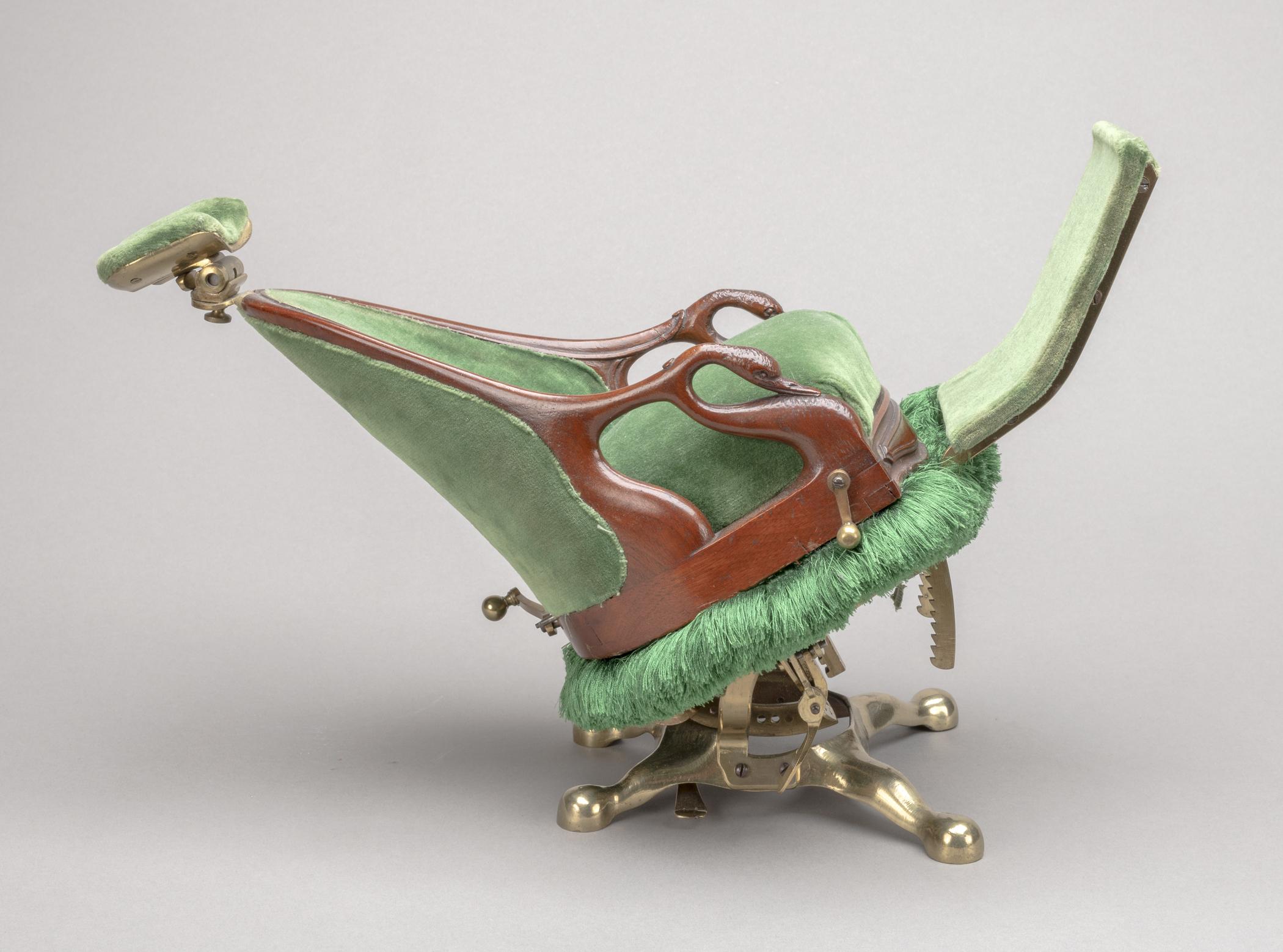 1956.0517 Chair, view 6