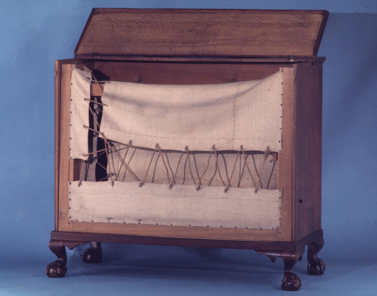 1956.0518 Bed, view 3