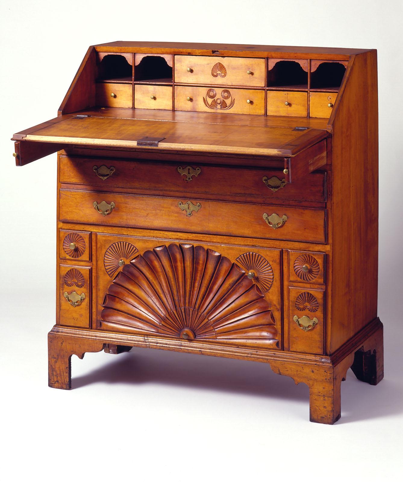 1956.0522 Desk, view 2