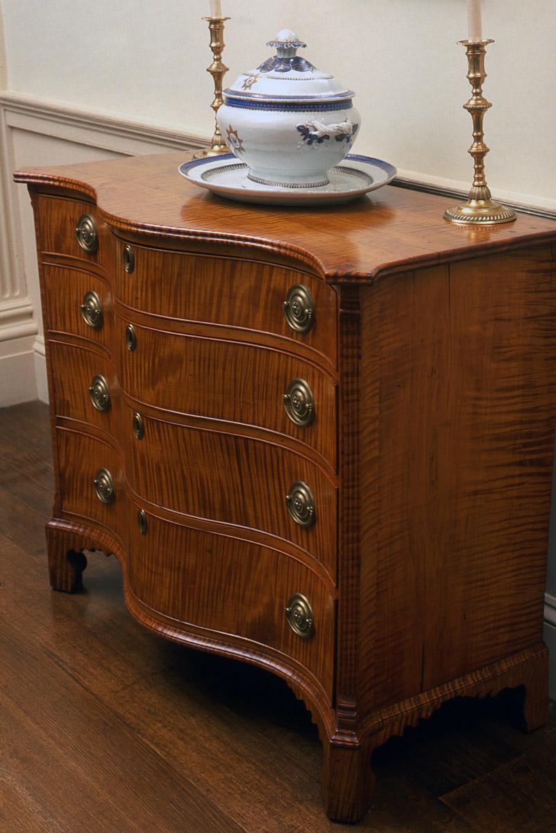 1956.0532 Chest of drawers (in situ)