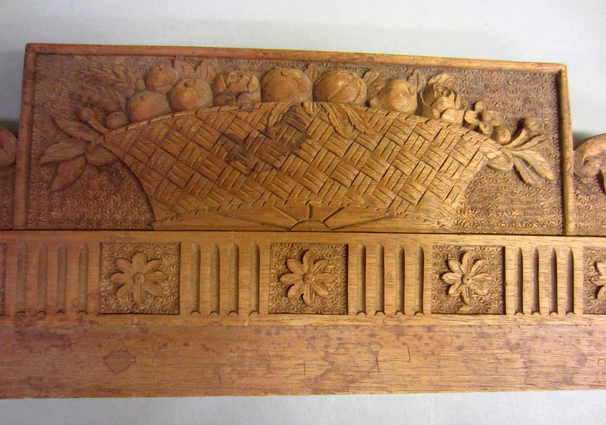 1966.0179.256 Chair crest, carving