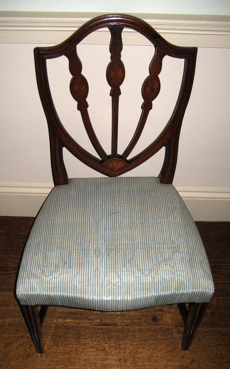 1956.0546 Chair view 2