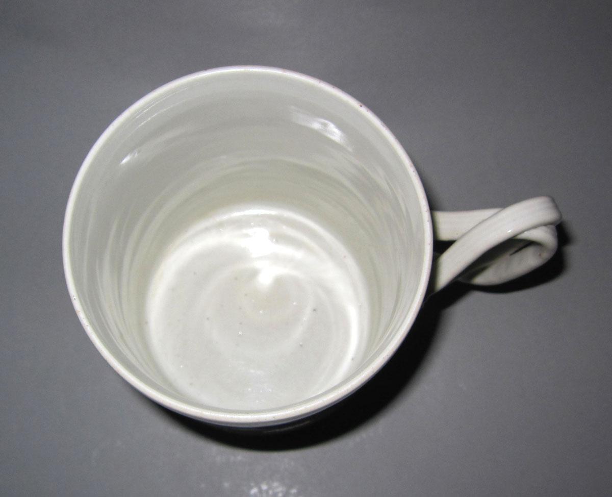 1956.0547 Porcelain mug top
