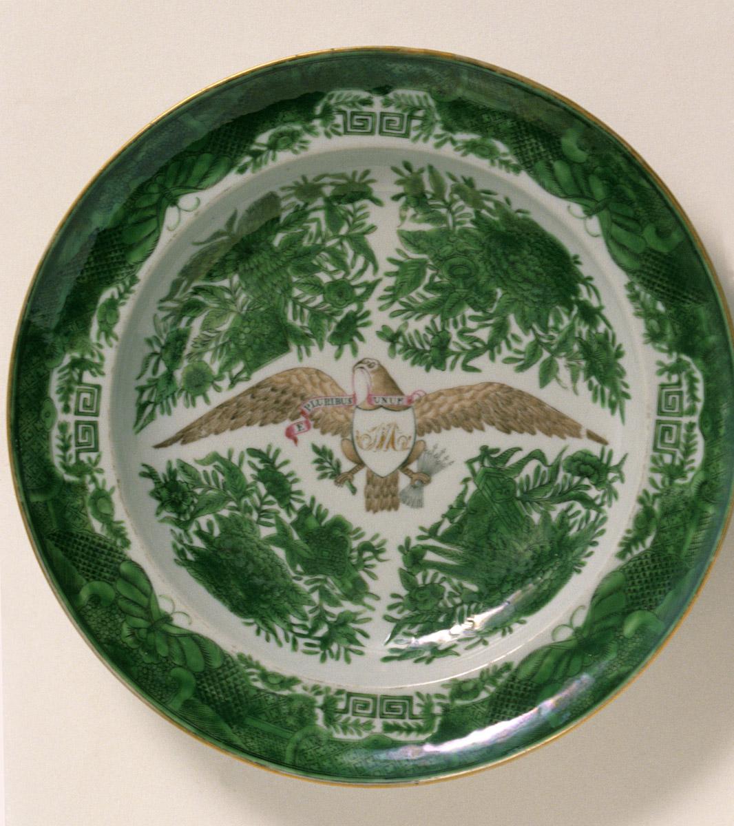 1956.0548.001 Plate or bowl, view 2