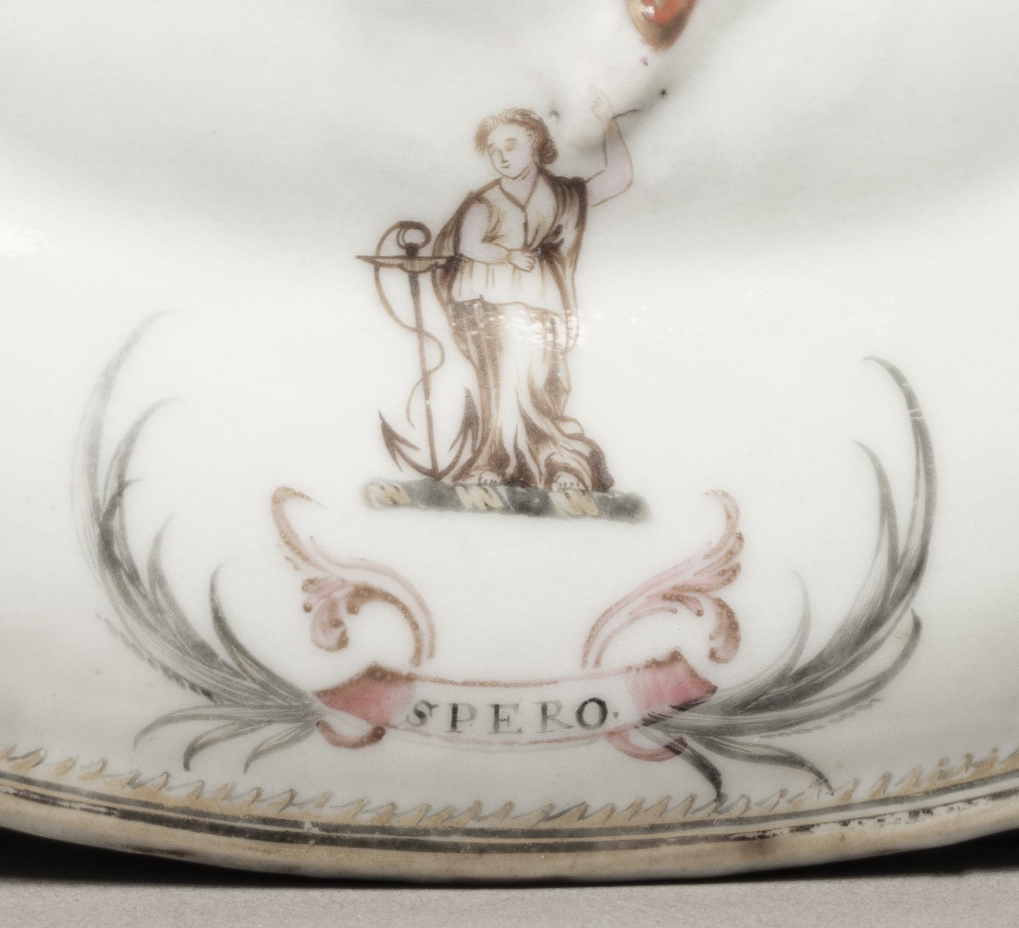 1956.0550.001 B Tureen lid, detail 1