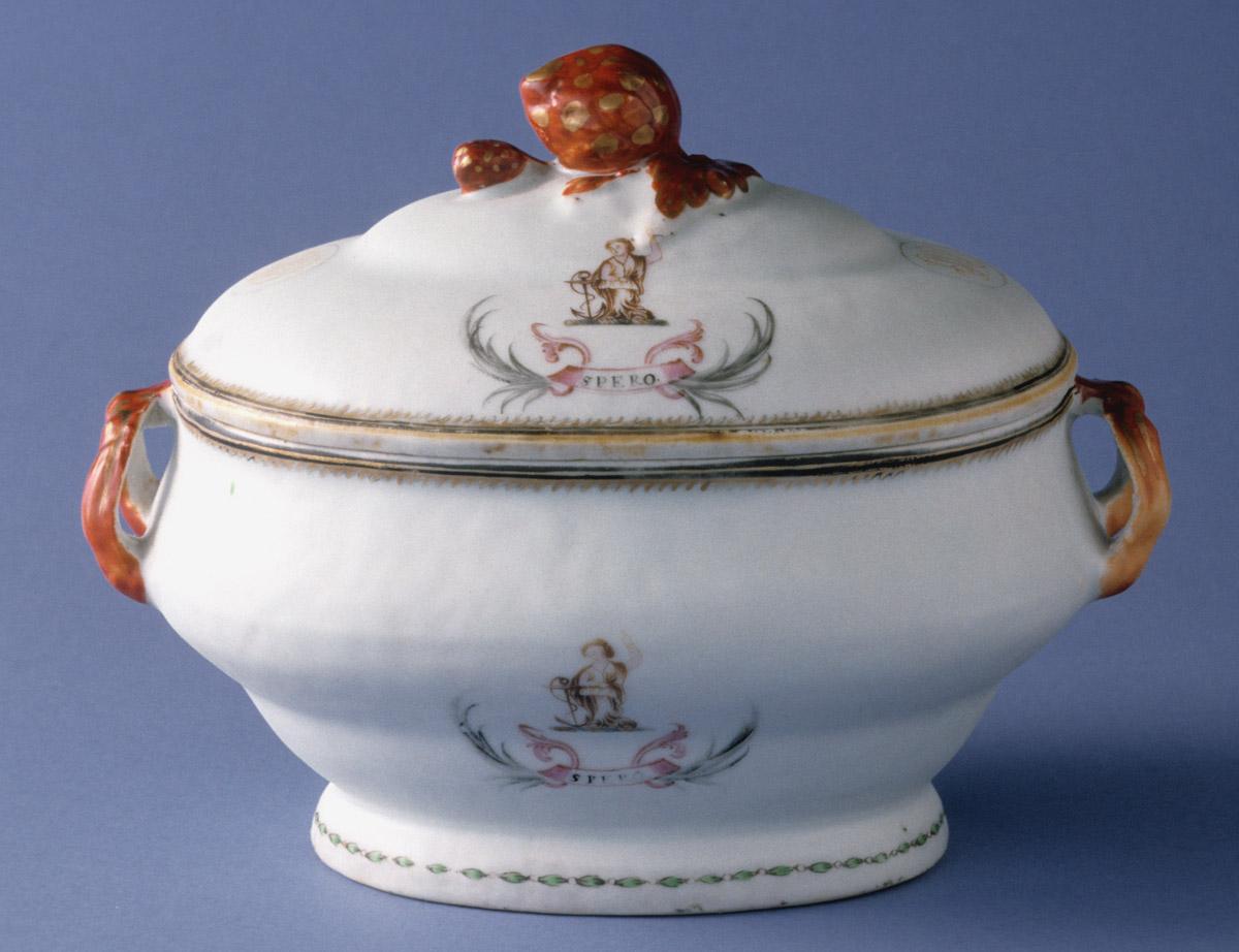 1956.0550.001 A, B Tureen, view 2