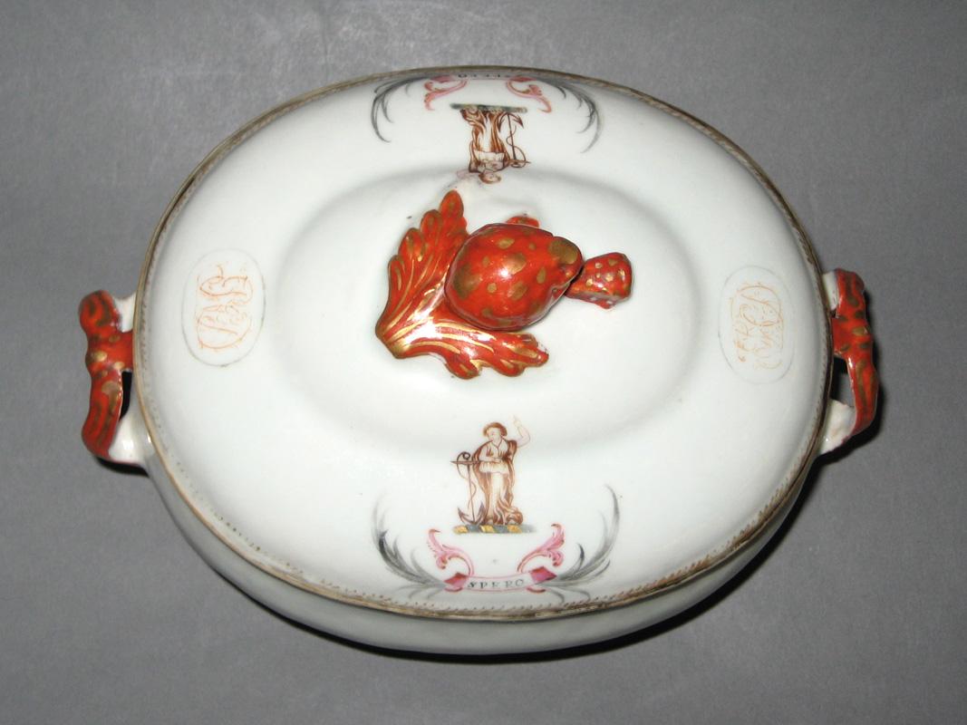 1956.0550.001 Tureen top view
