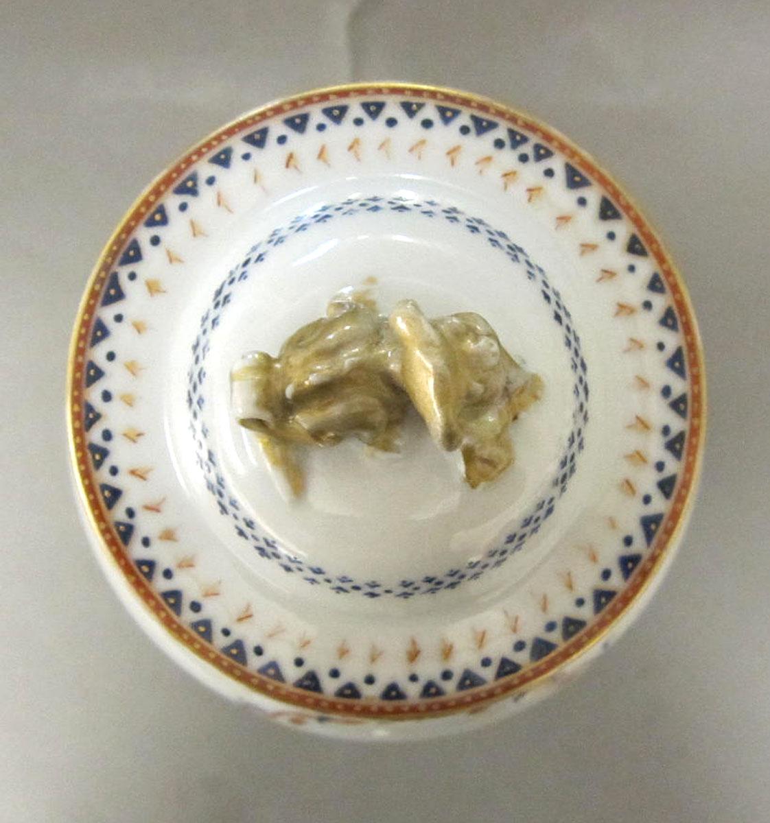 1956.0551.001 A, B Porcelain garniture vase top
