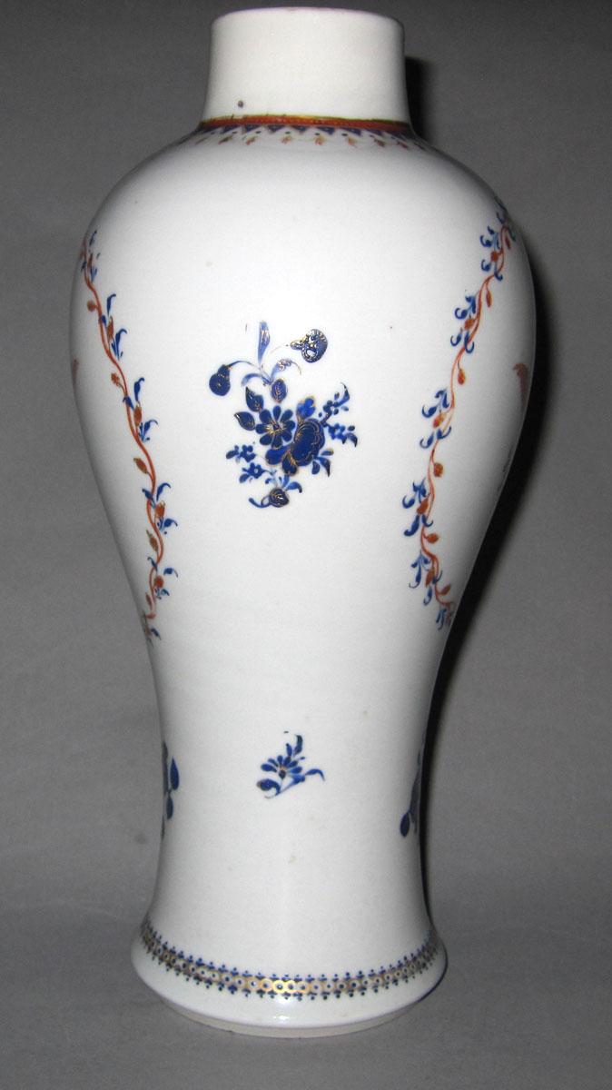1956.0551.002 A Porcelain garniture vase face two