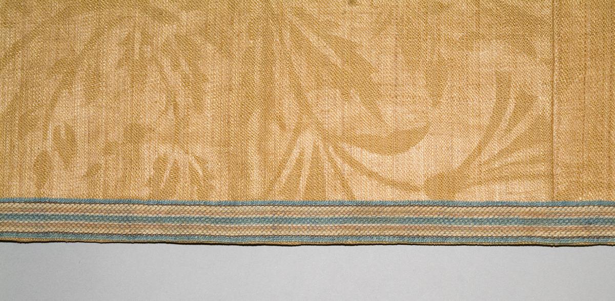 1956.0588  Window hanging, valance detail