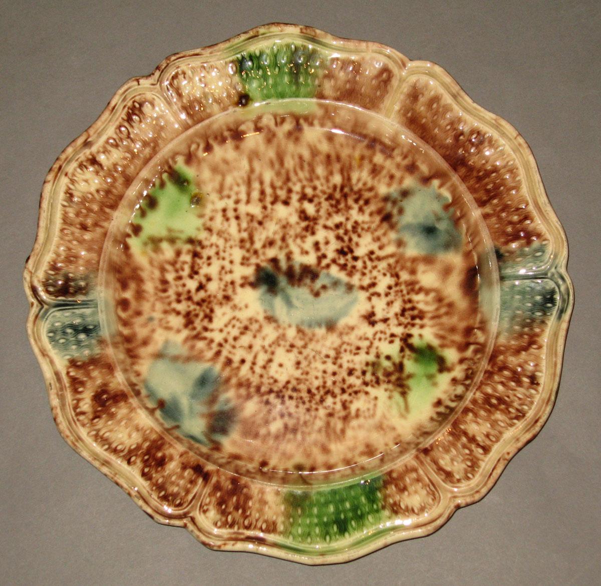 1952.0203.002 Creamware plate