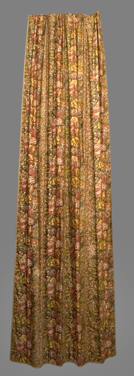 1956.0590.002 B Window Hanging, Side Curtain