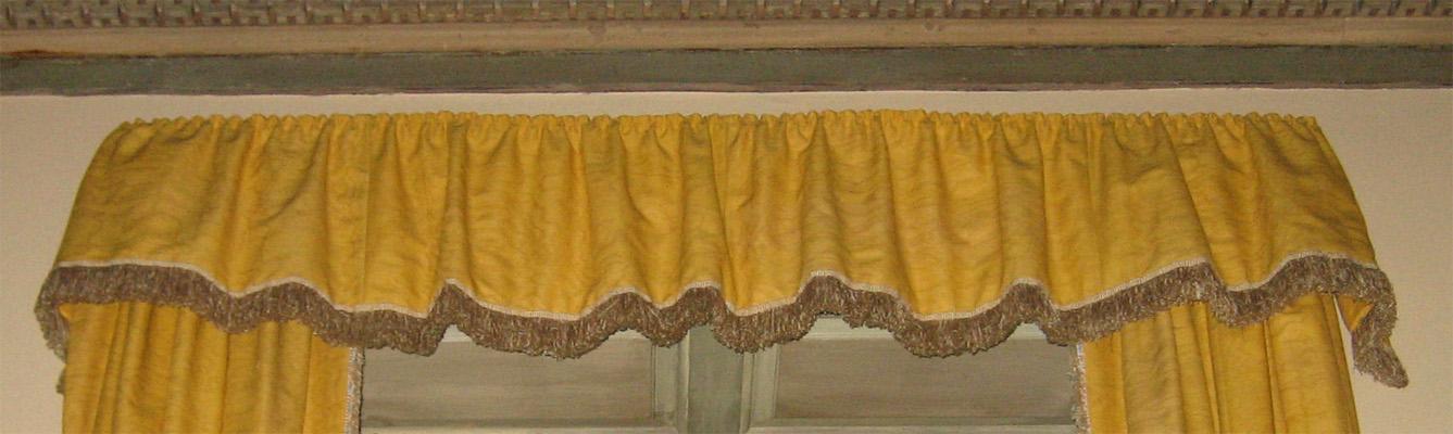 1956.0593.002 Window hanging, valance