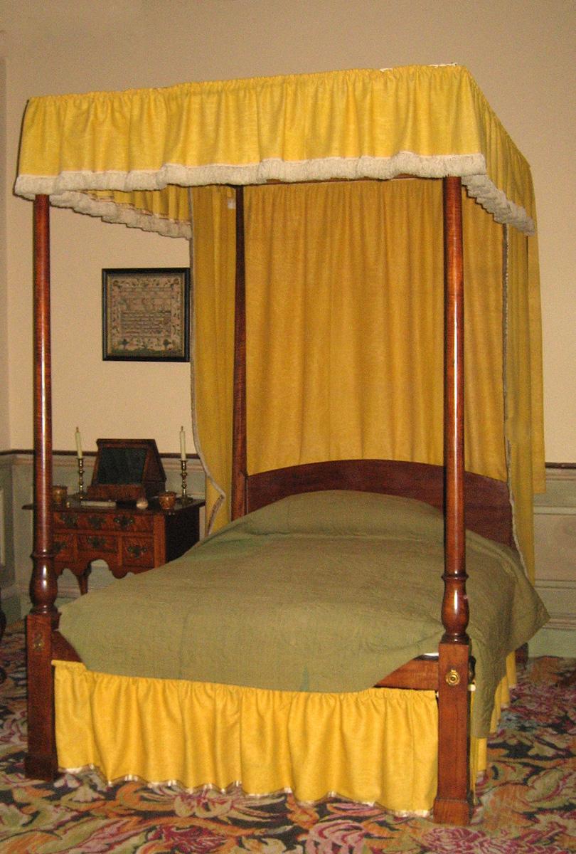 1956.0594  bed hangings on bed 1955.0781
