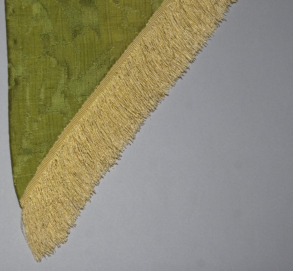 1956.0597.001 B Window Hanging, Tail or Cascade, Edge Detail