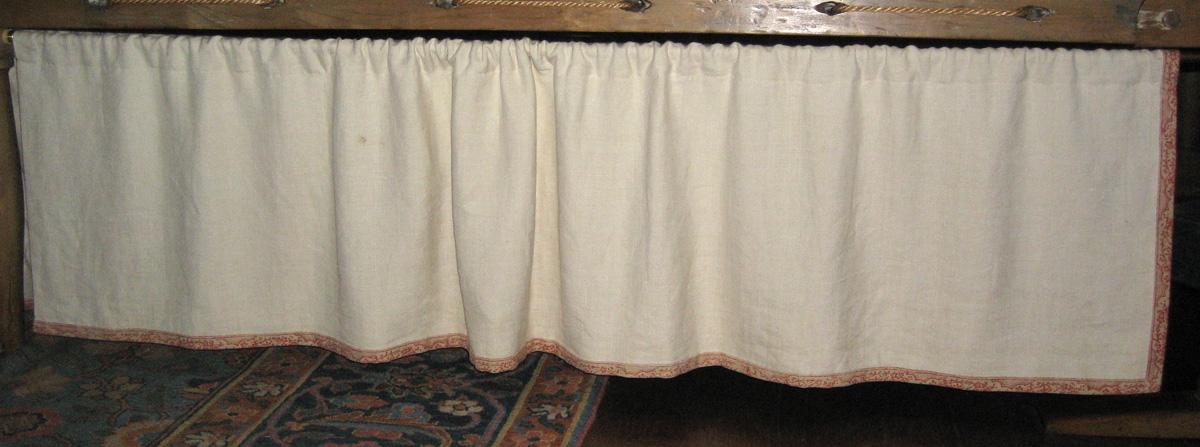 1956.0604 A Base valance
