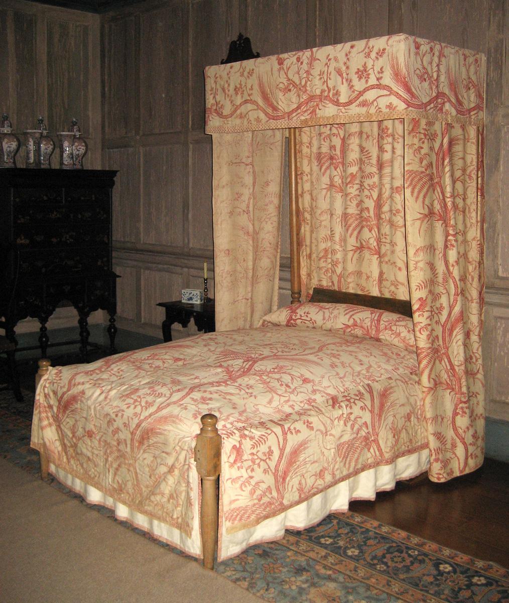 1955.0783 bedstead with bed hangings 1956.0604