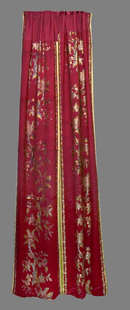 1956.0606 B Window Hanging, Side Curtain