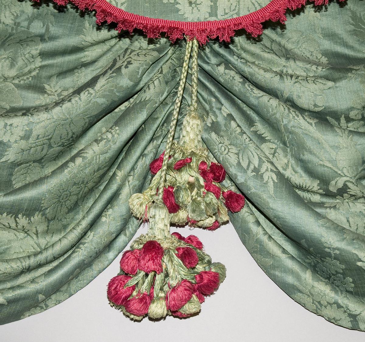 1956.0607 Window hanging, pelmet tassel detail