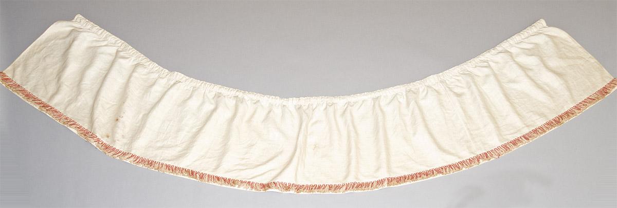 1956.0611.006 bed hanging, valance