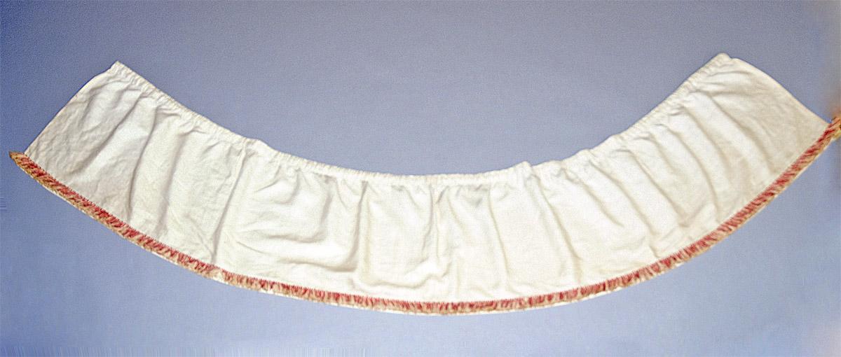 1956.0611.8 bed hanging, valance