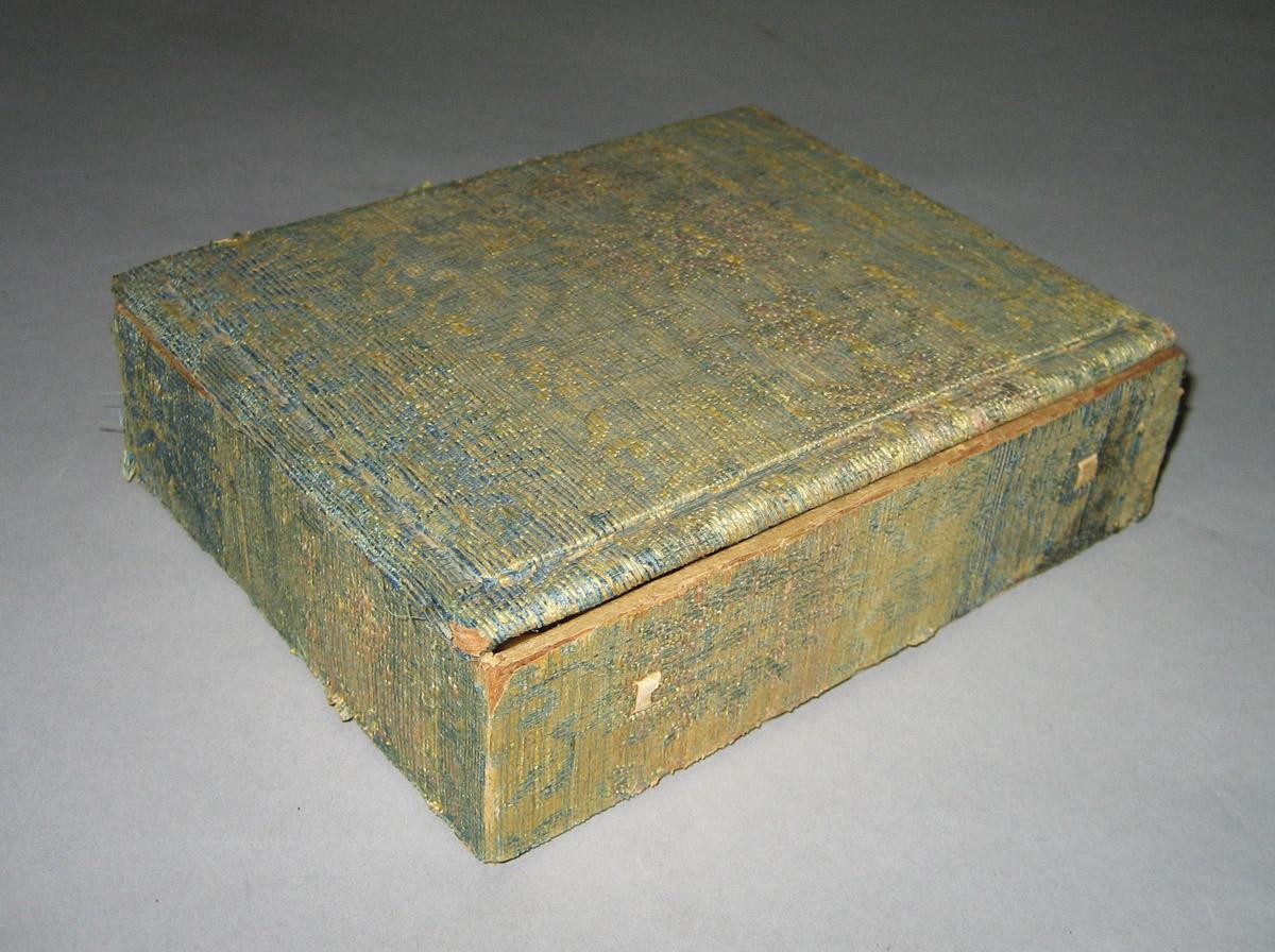 1952.0206 A Checkers box